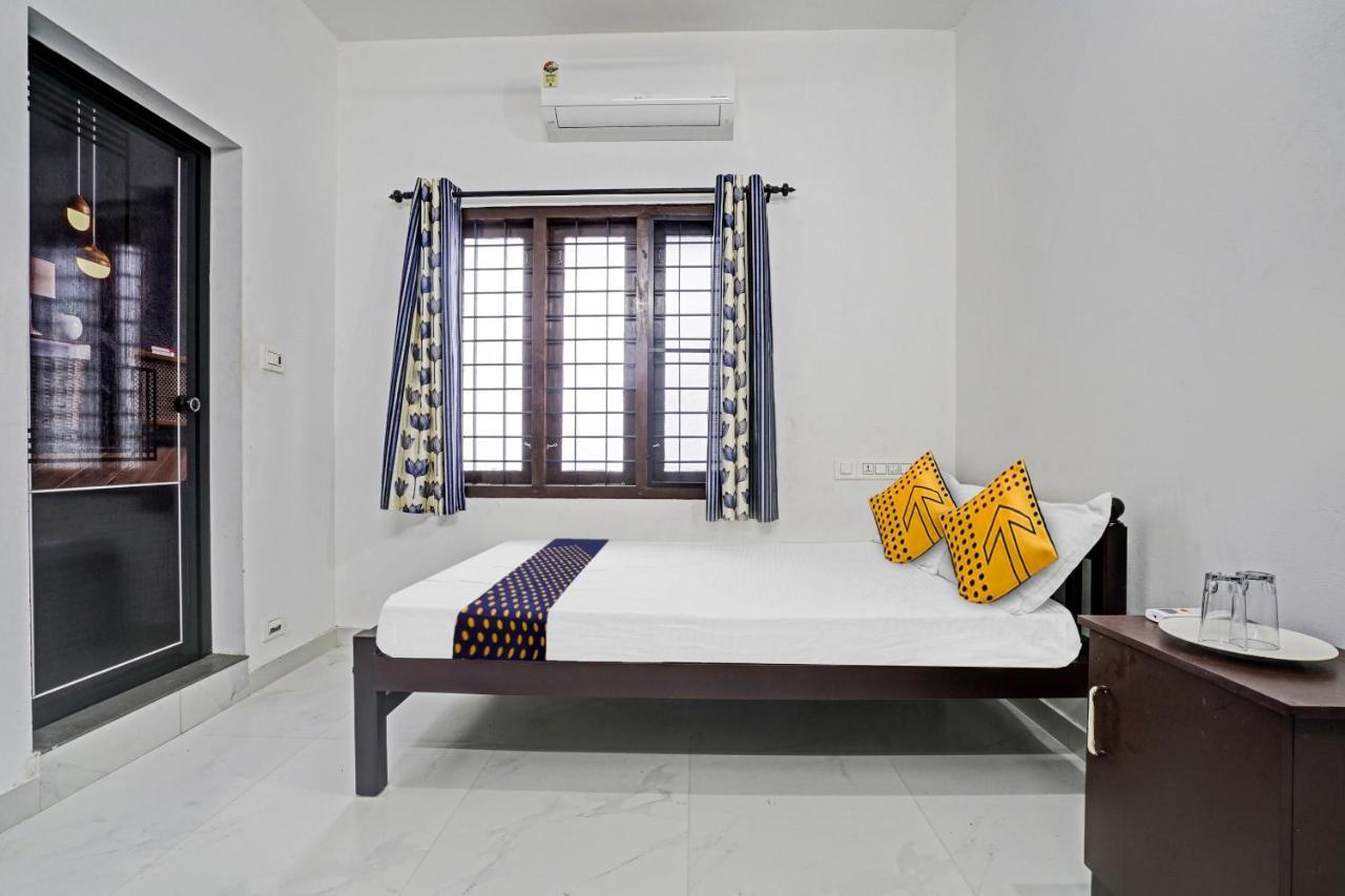 Spot On Blissful Villa Kochi Bagian luar foto